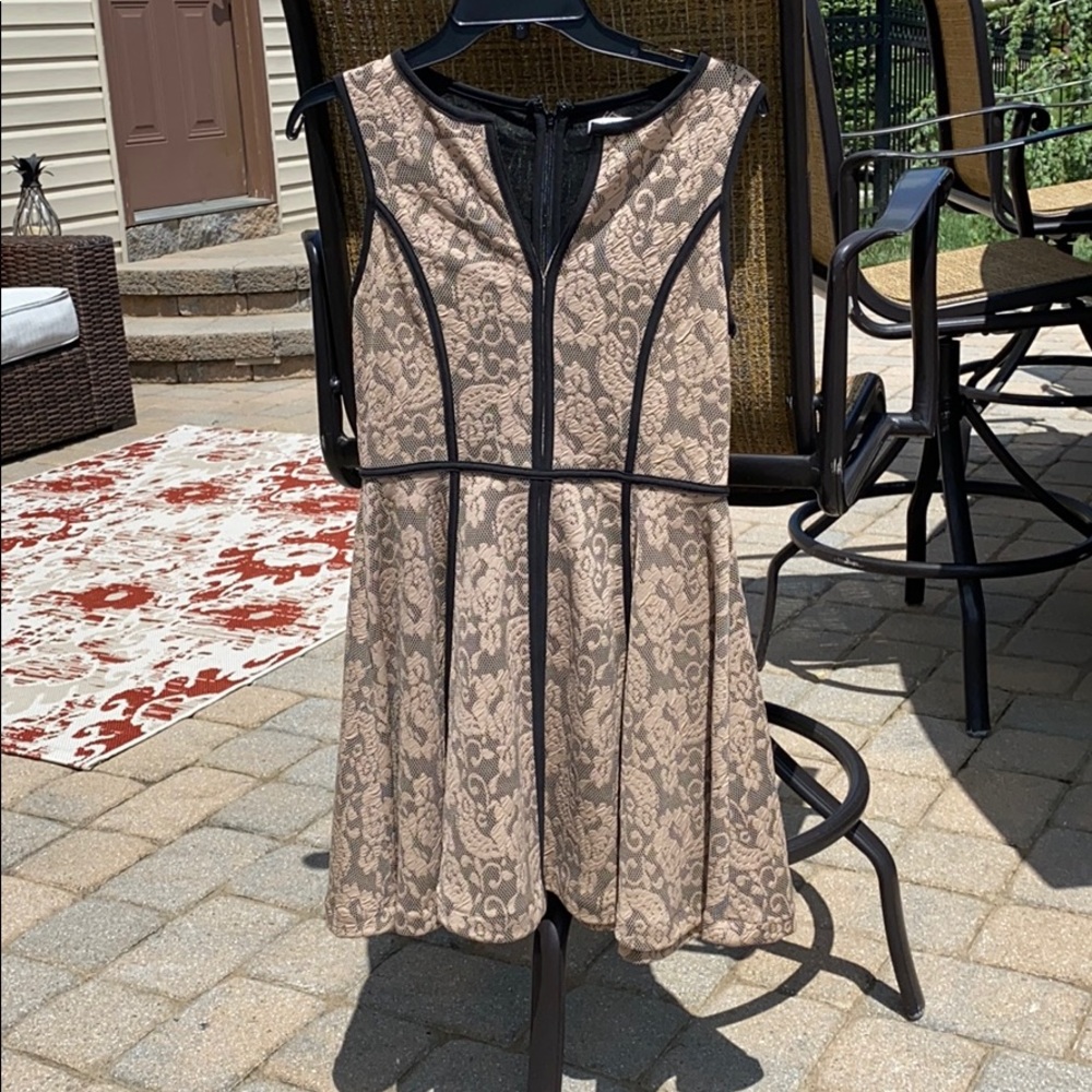 Beautiful back zip patterned dress